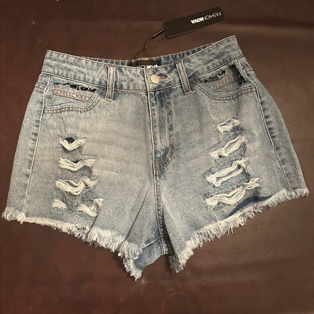 Fashion nova shorts - Picture 1 of 9